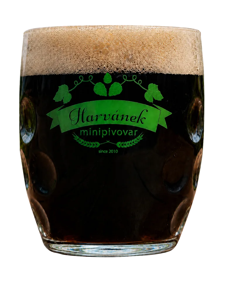 Pohár tmavého piva Harvánek